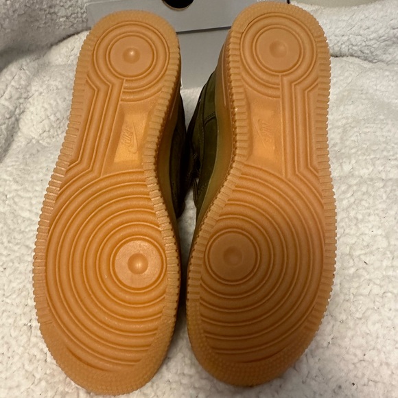 Brand New Olive Green Air Force 1 High - Picture 3 of 4